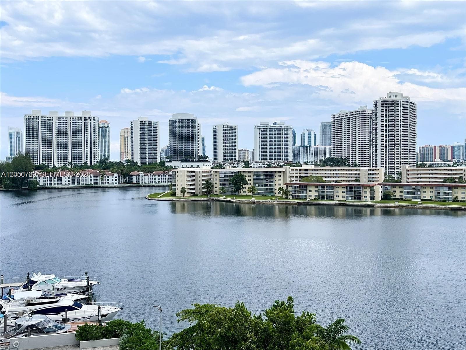 18041 Biscayne Blvd 803 photo 1