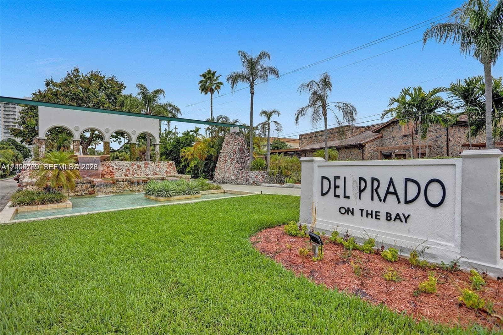 18041 Biscayne Blvd 803 photo 24