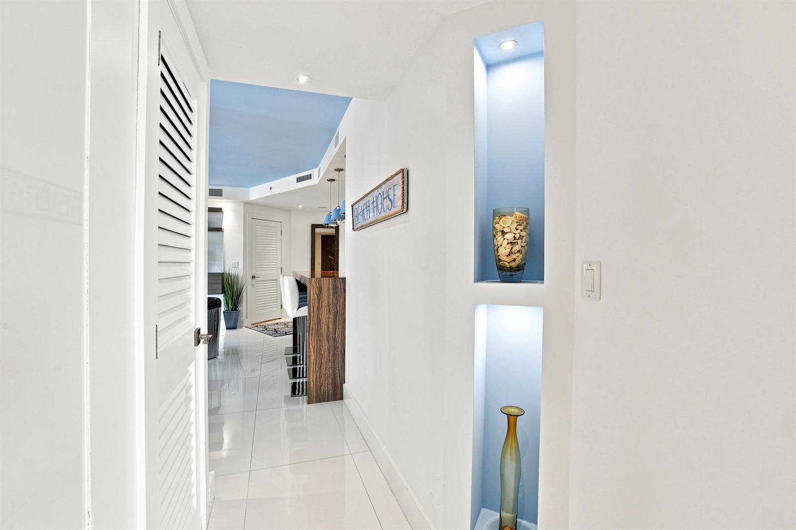 17100 N BAY Road 1401 photo 17