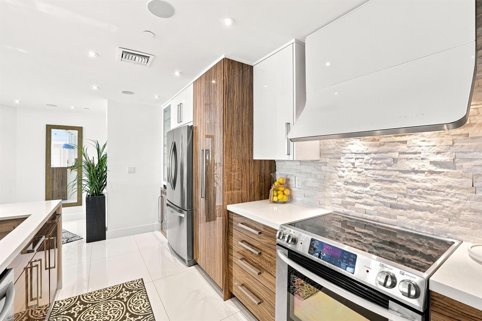 17100 N BAY Road 1401 photo 7