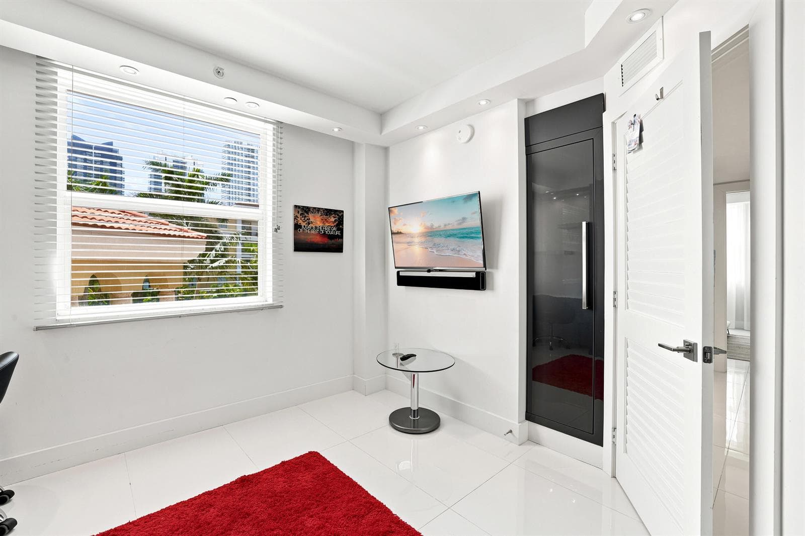 17100 N BAY Road 1401 photo 24