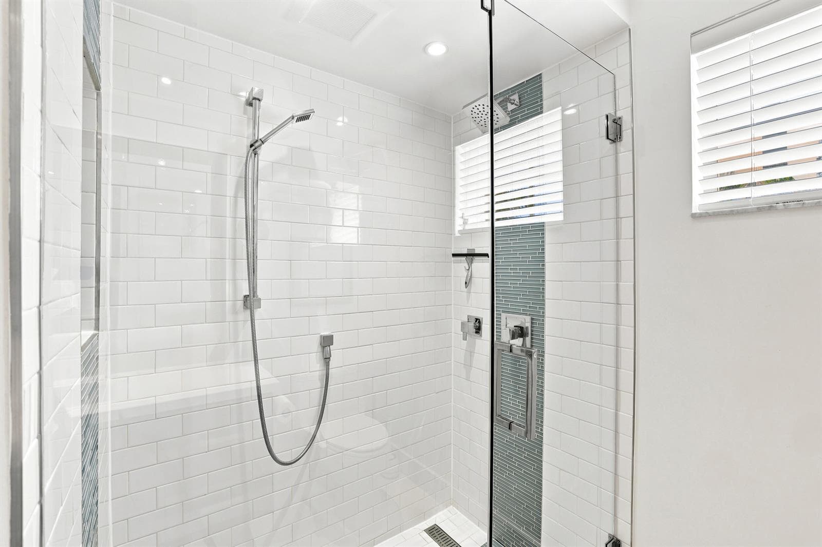 17100 N BAY Road 1401 photo 19