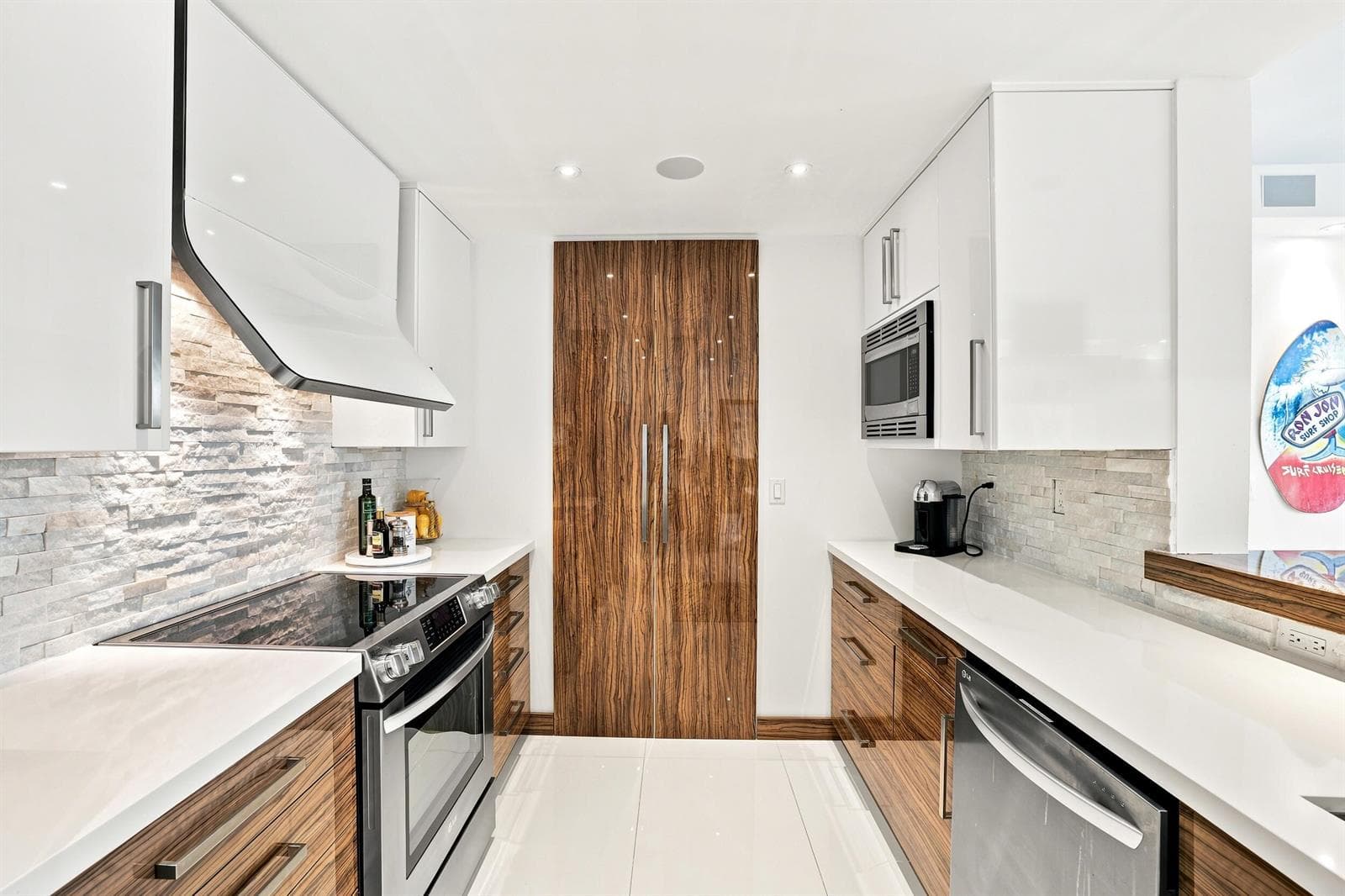 17100 N BAY Road 1401 photo 4