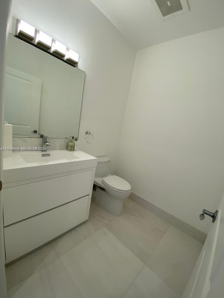 1945 S Ocean Dr 211 photo 24
