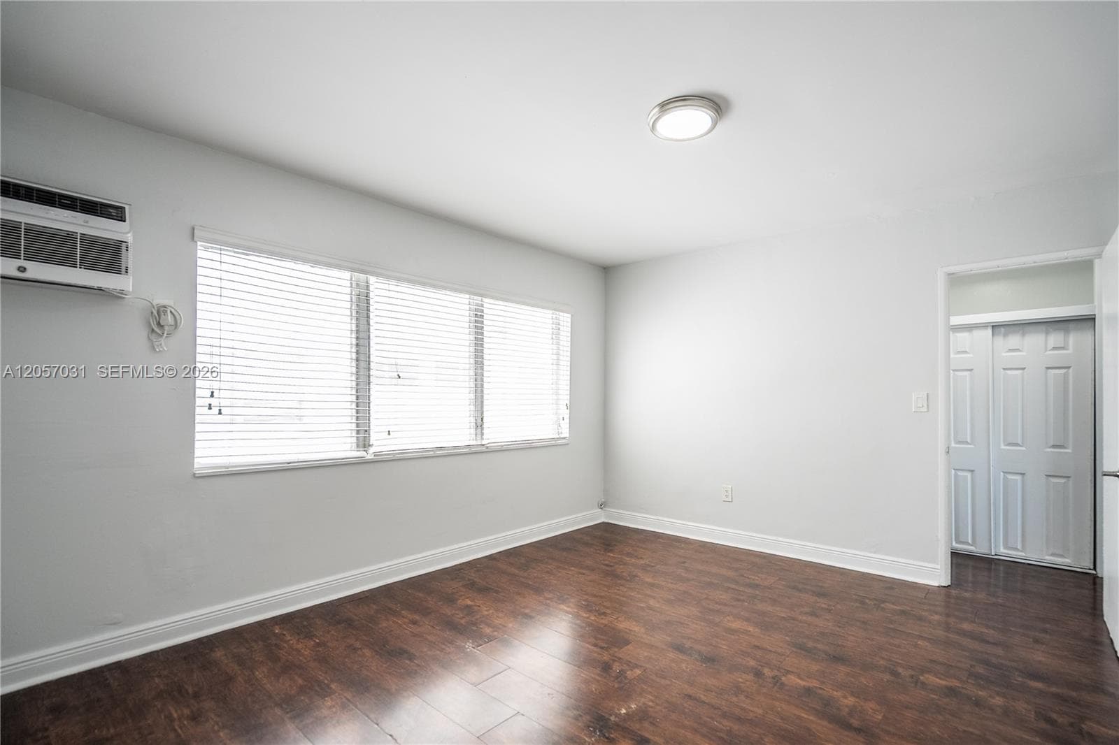 7931 East Dr 305 photo 13