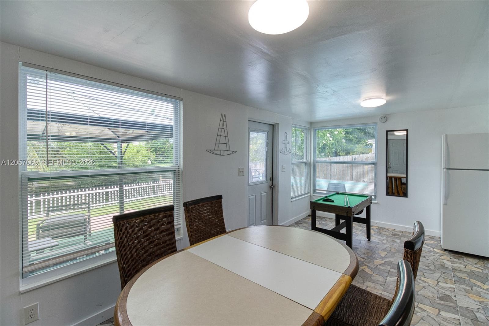 3039 Grant St photo 18