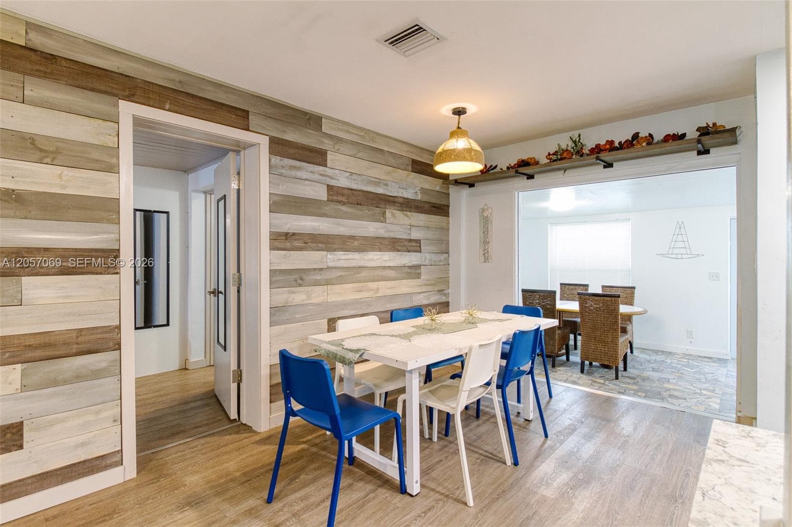 3039 Grant St photo 11