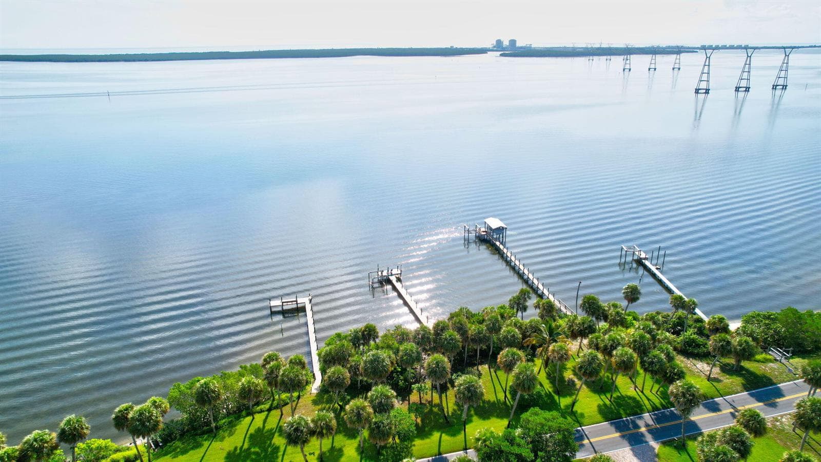 7501 S Indian River Drive photo 5