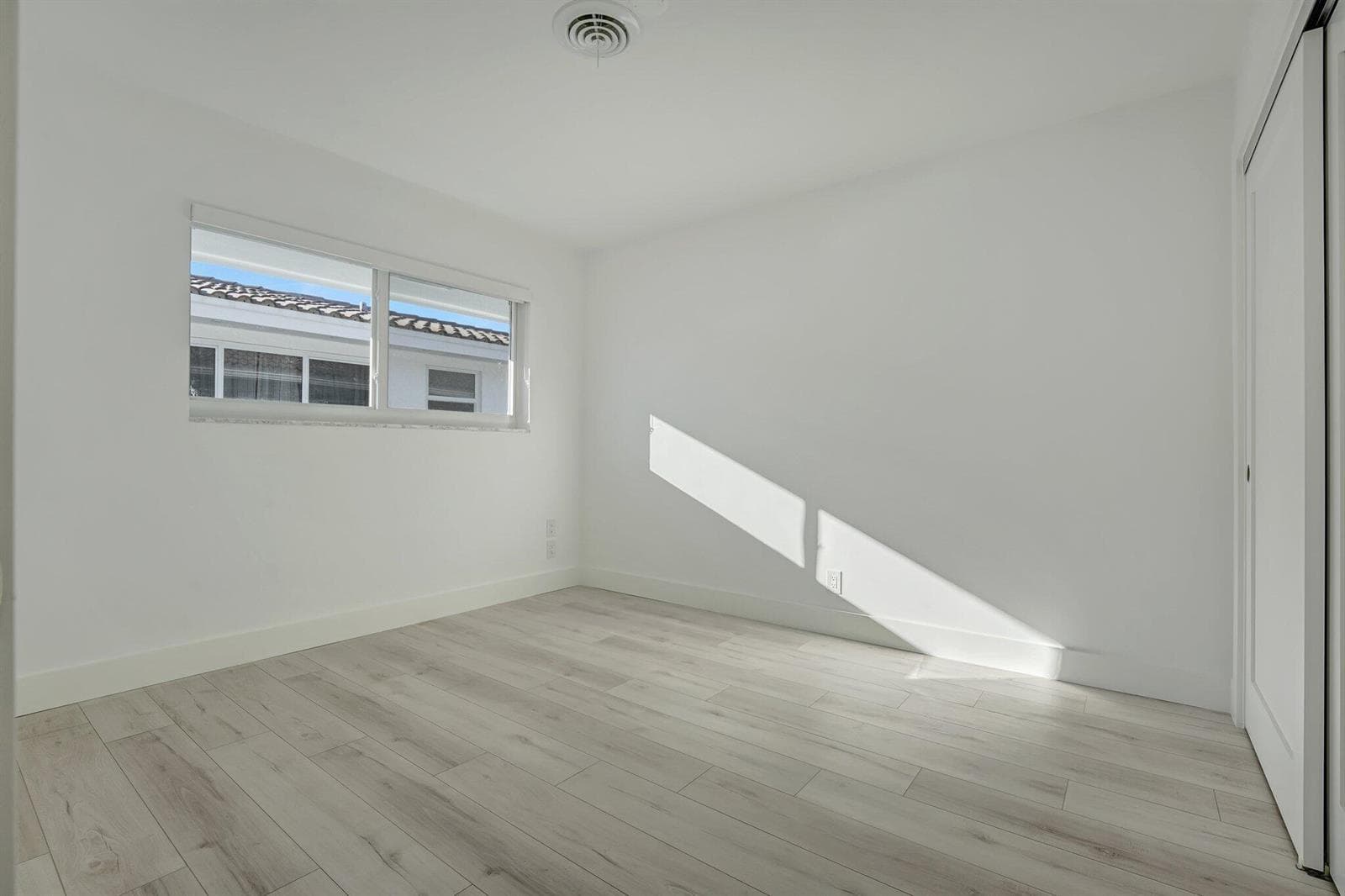 1478 NE 57TH Court photo 22