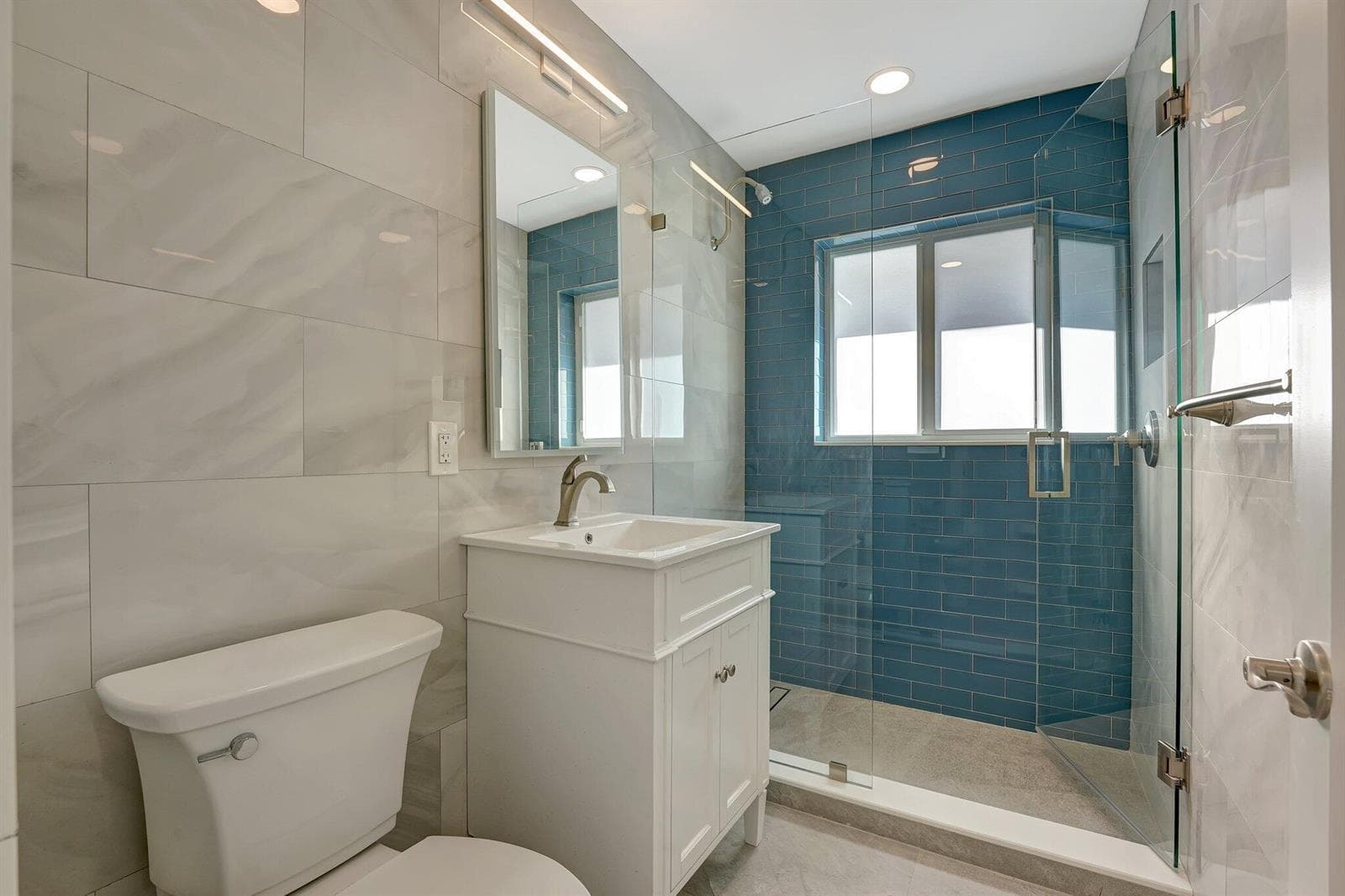 1478 NE 57TH Court photo 9