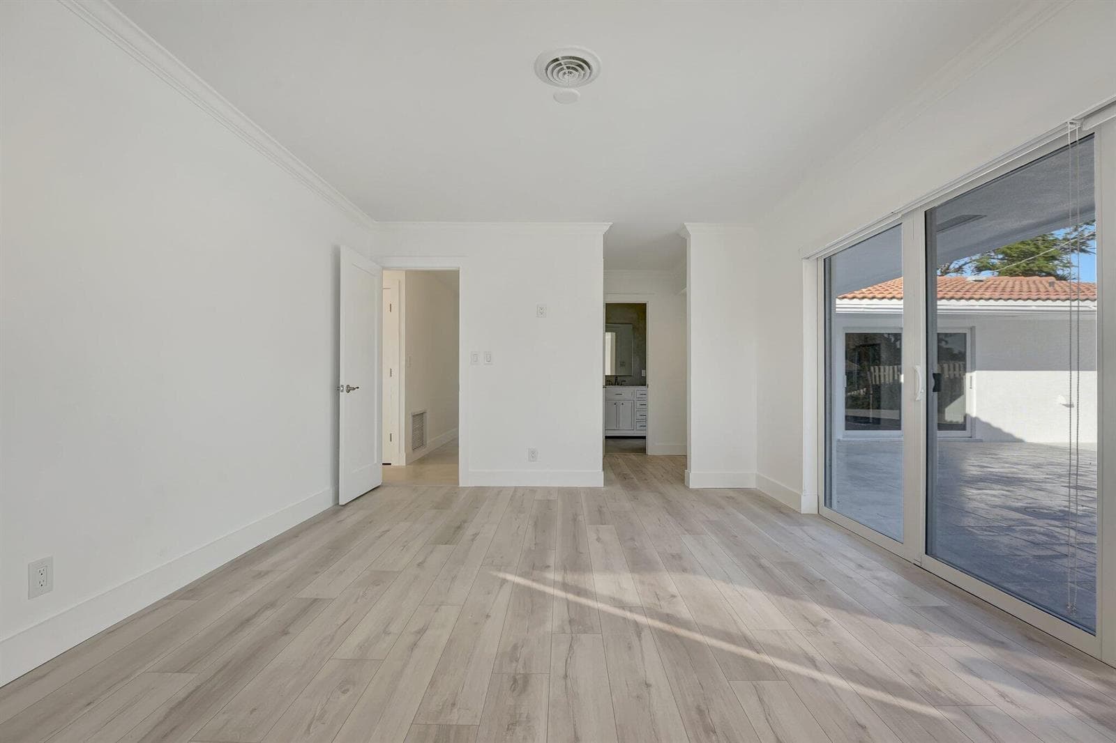 1478 NE 57TH Court photo 18
