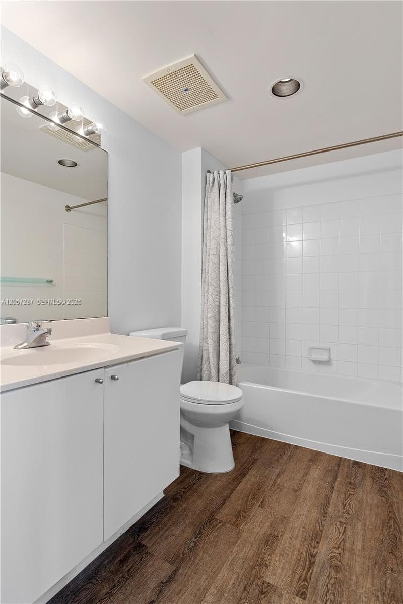 17375 Collins Ave 1108 photo 23