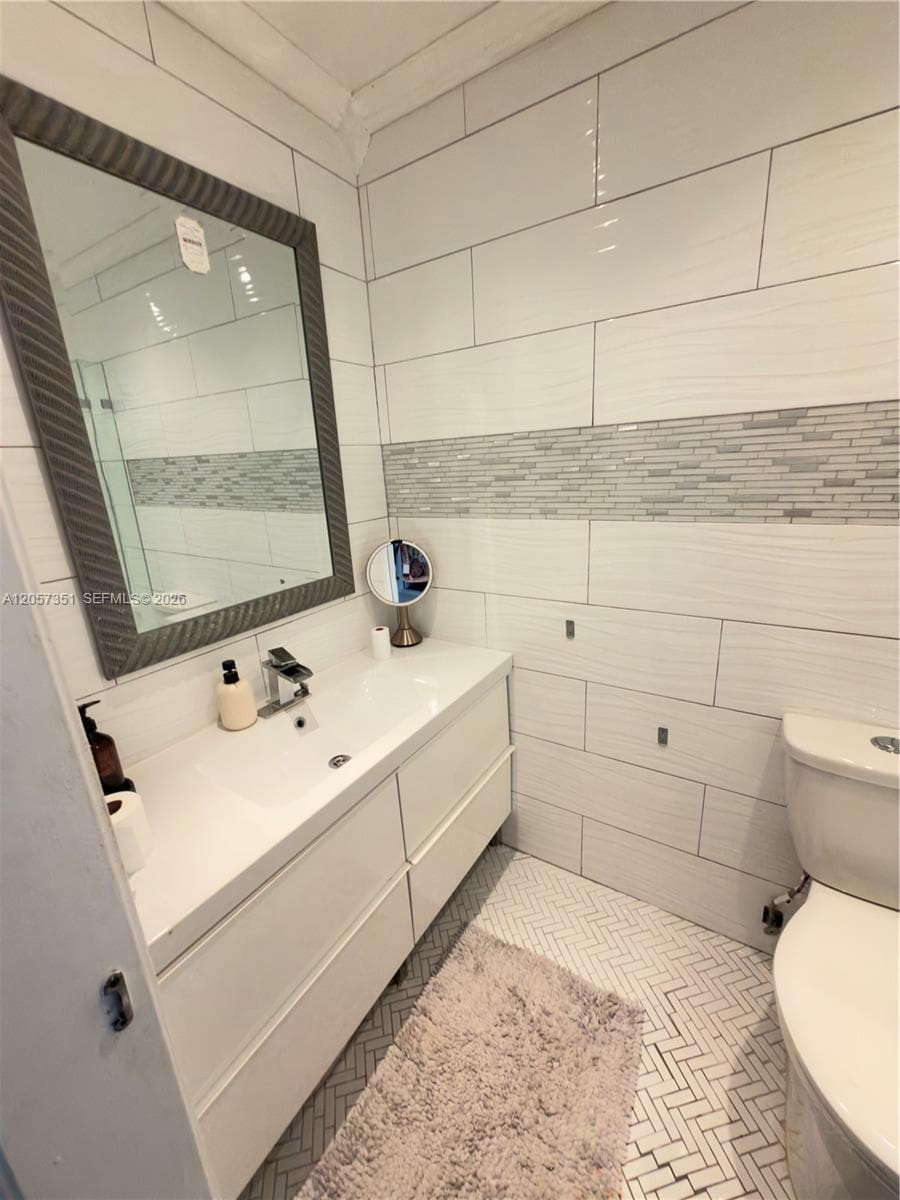 329 Poinciana Dr 909 photo 20