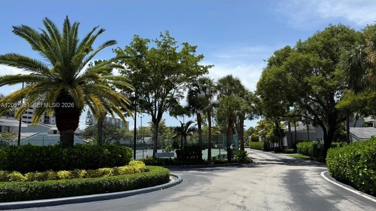 329 Poinciana Dr 909 photo 24