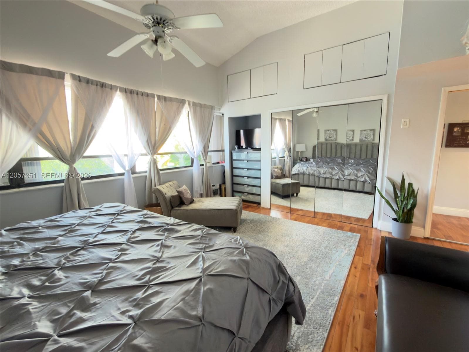329 Poinciana Dr 909 photo 14