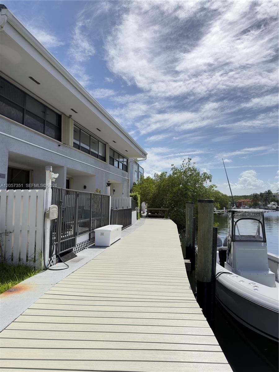 329 Poinciana Dr 909 photo 21