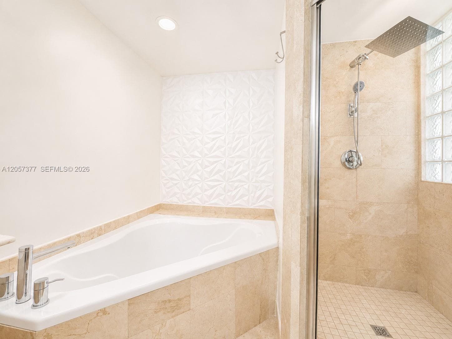 3000 NE 188th St PH 709 photo 25