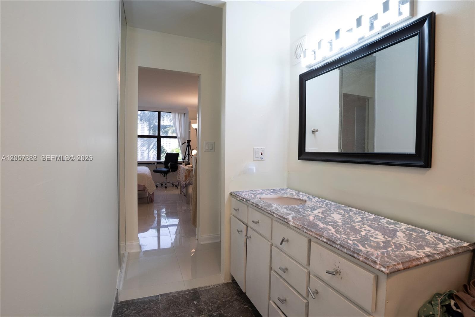 2500 Parkview Dr 616 photo 16