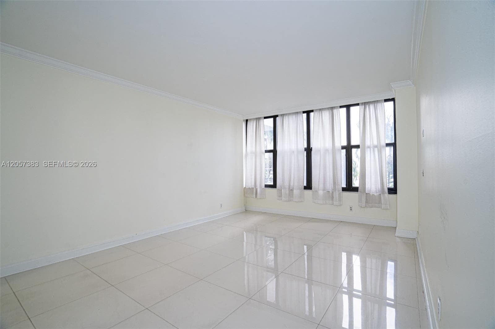 2500 Parkview Dr 616 photo 12