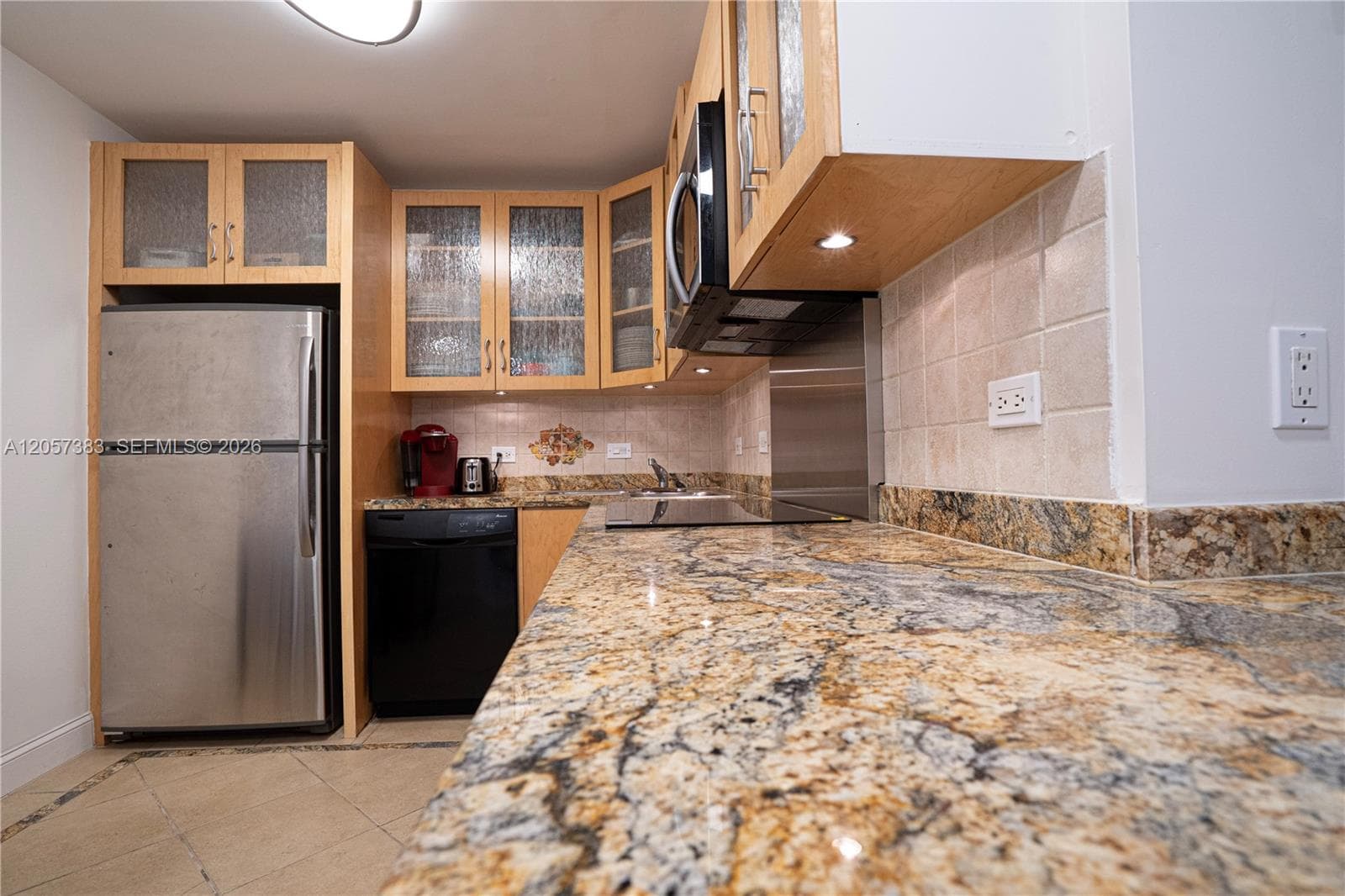 2500 Parkview Dr 616 photo 7