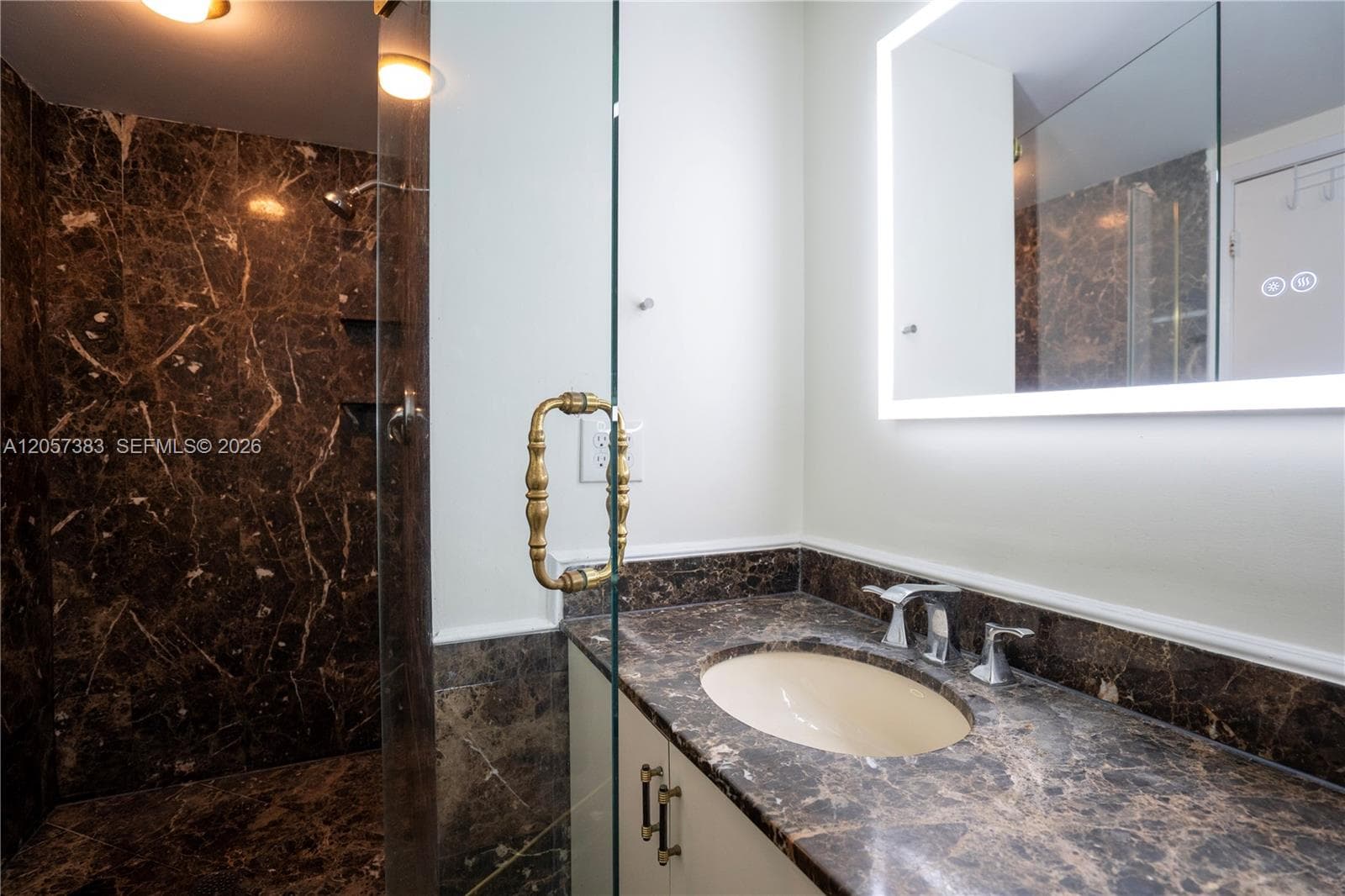 2500 Parkview Dr 616 photo 20
