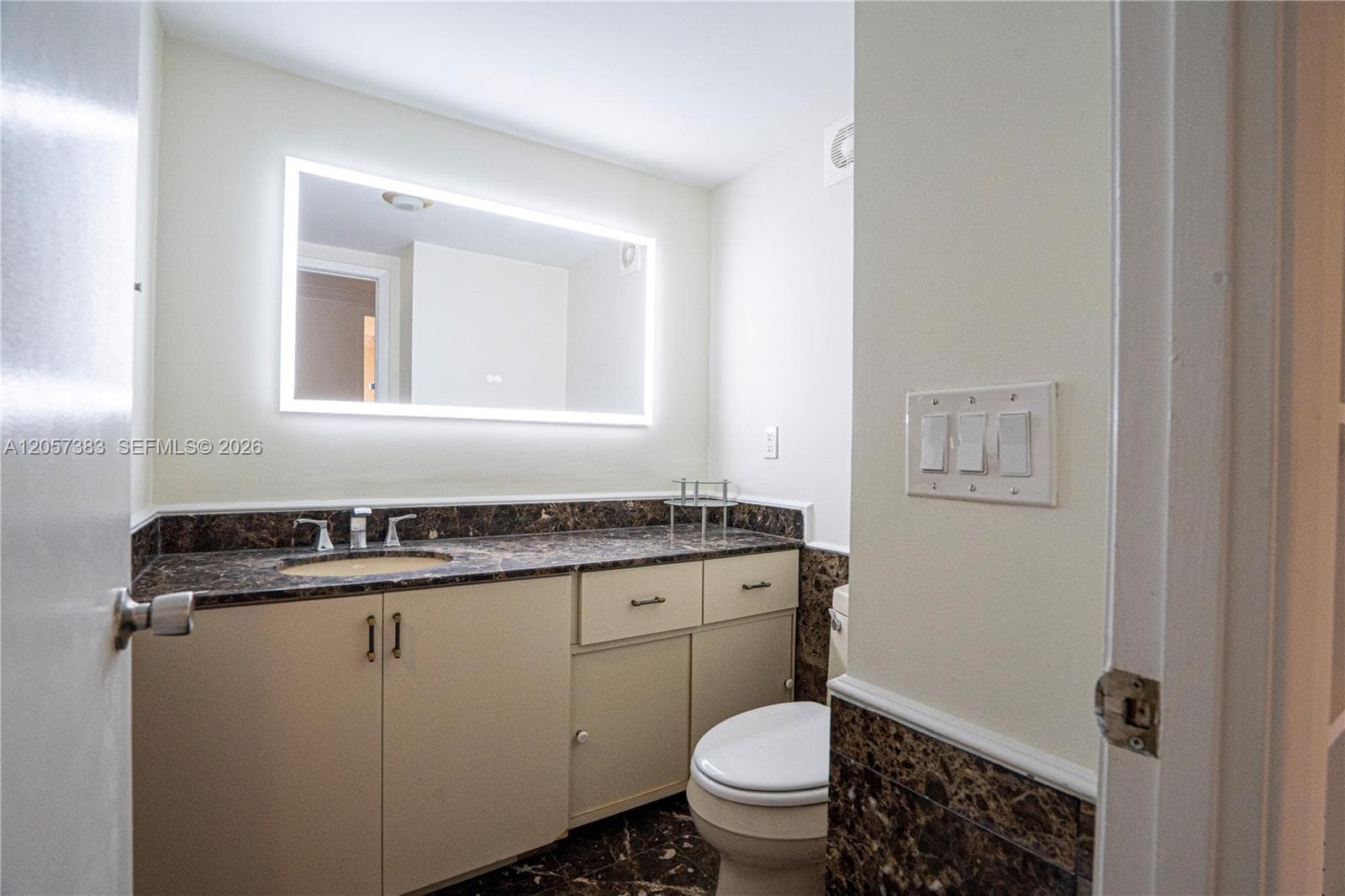 2500 Parkview Dr 616 photo 18
