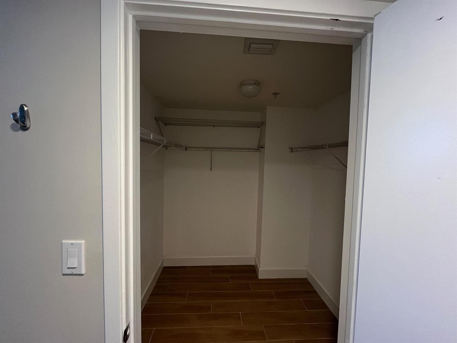 1551 N Flagler Drive 802 photo 8