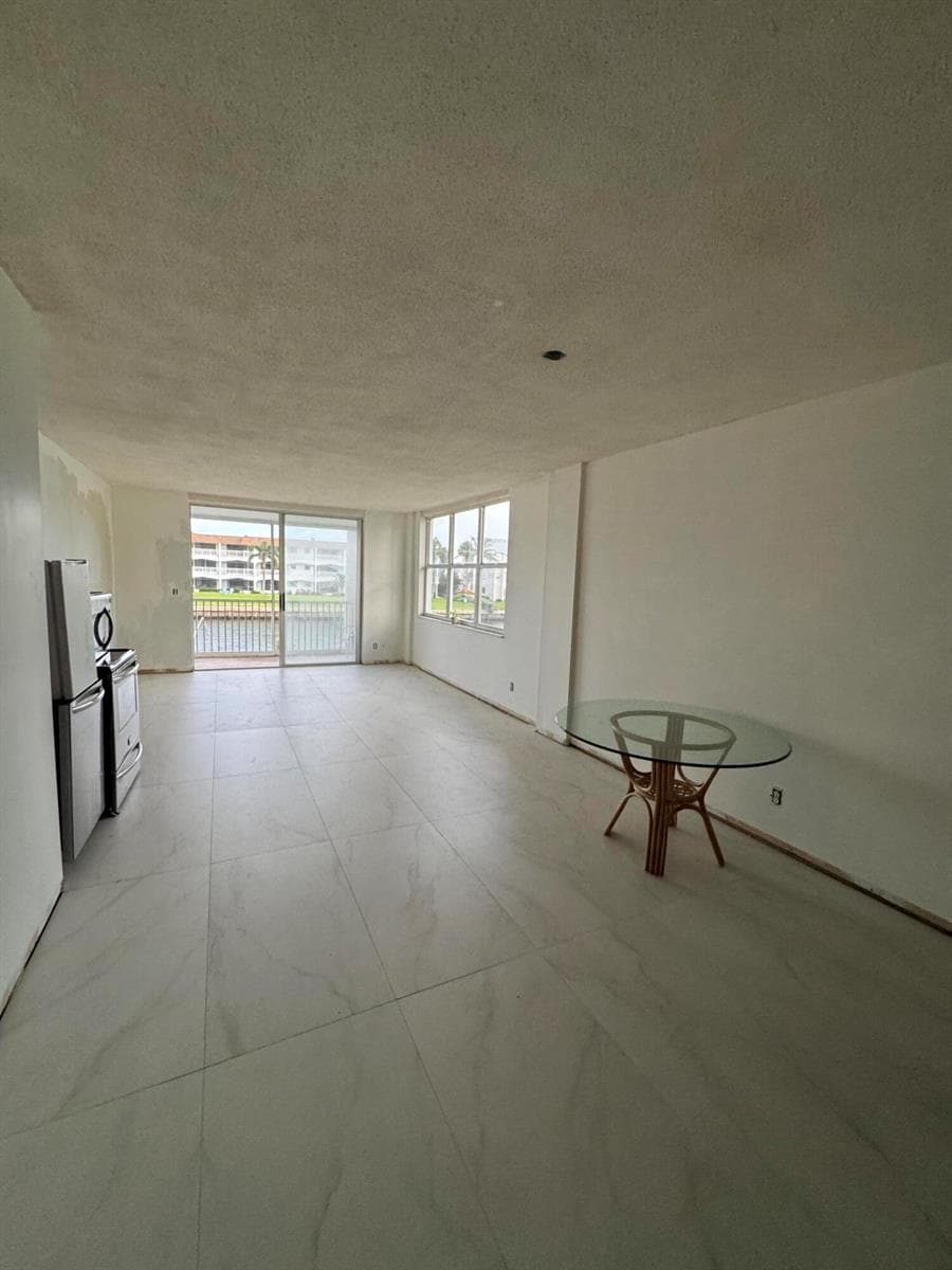 100 PARADISE HARBOUR Boulevard 212 photo 10