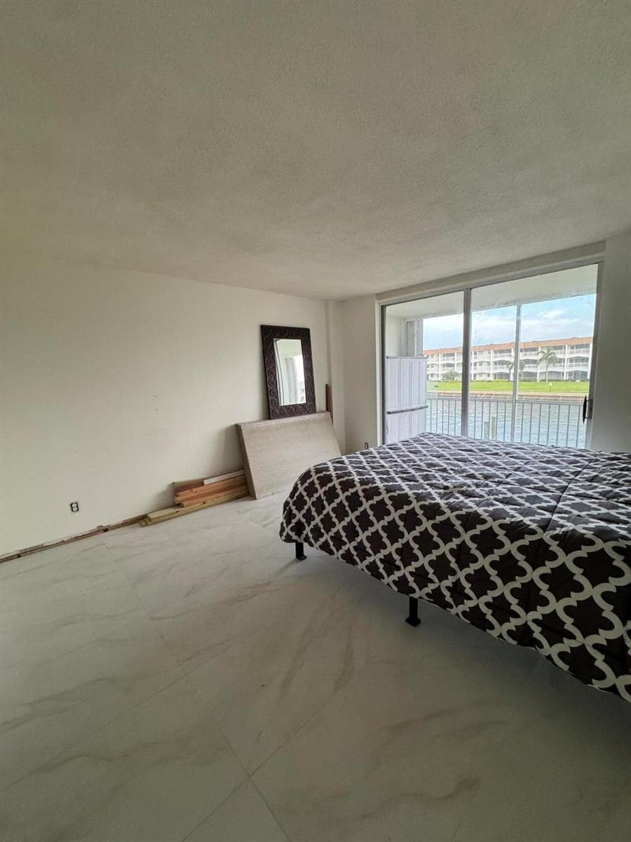 100 PARADISE HARBOUR Boulevard 212 photo 21