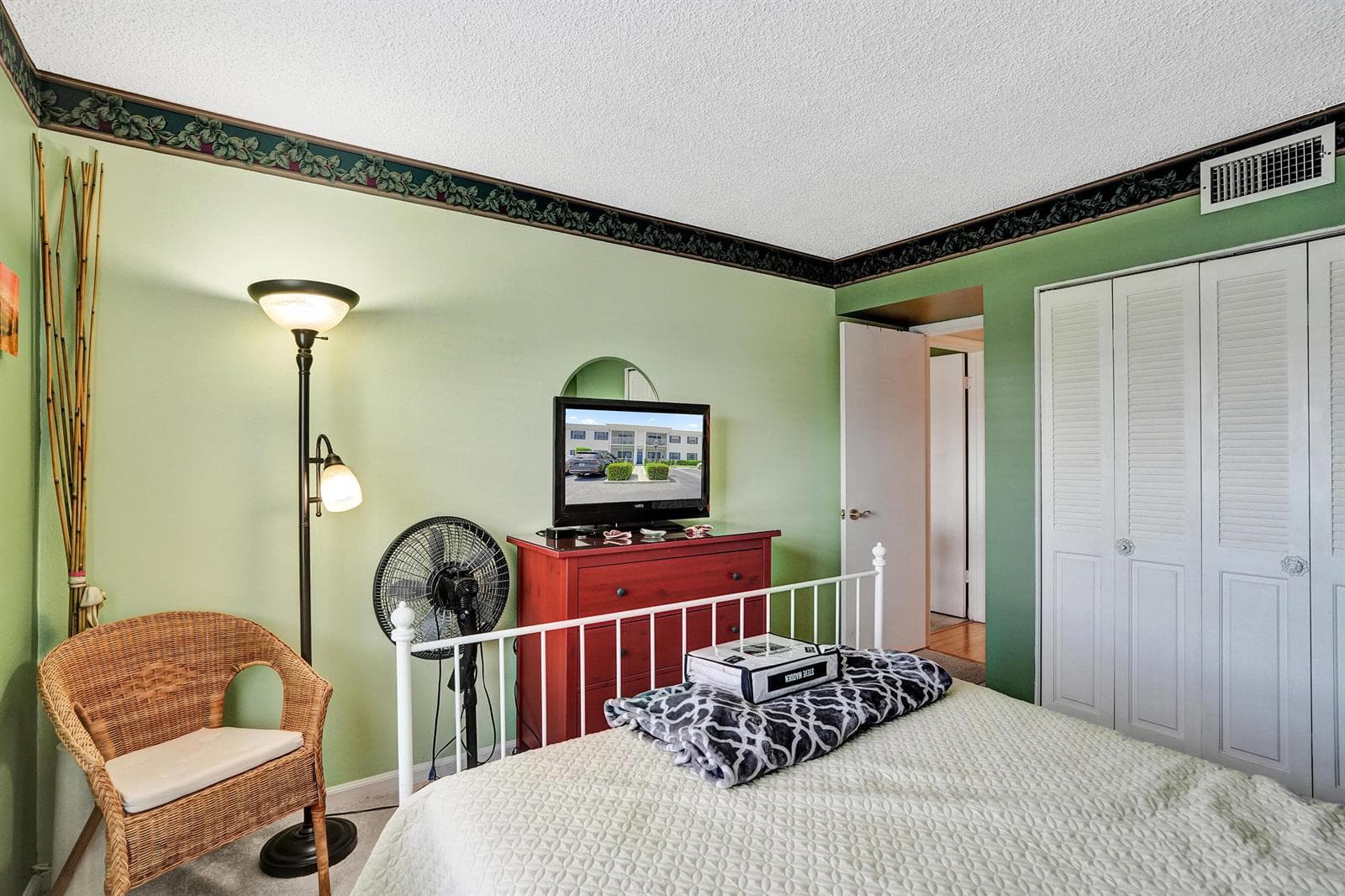 160 CYPRESS CLUB Drive 630 photo 16