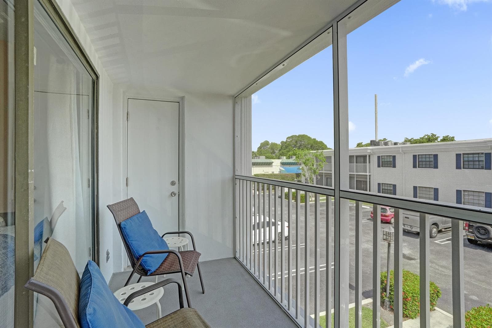 160 CYPRESS CLUB Drive 630 photo 25