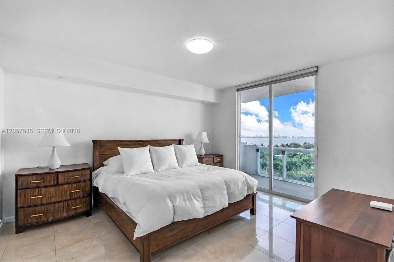 7900 Harbor Island Dr 1126 photo 10