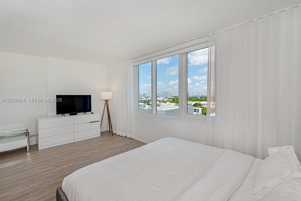 2301 Collins Ave 1528 photo 17