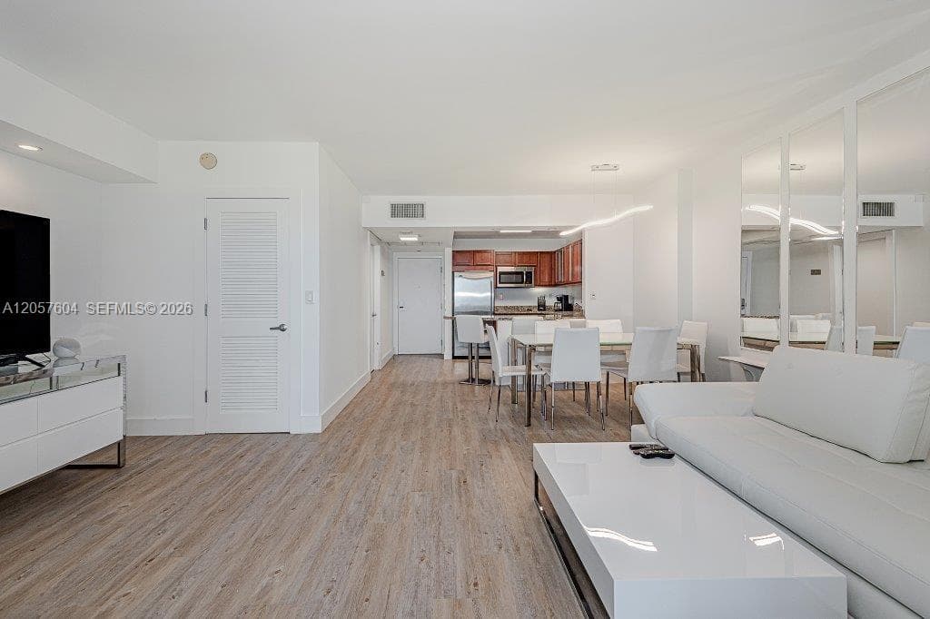 2301 Collins Ave 1528 photo 7
