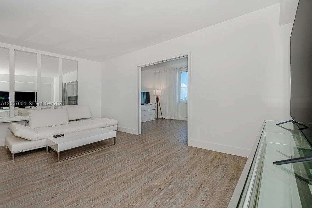 2301 Collins Ave 1528 photo 5