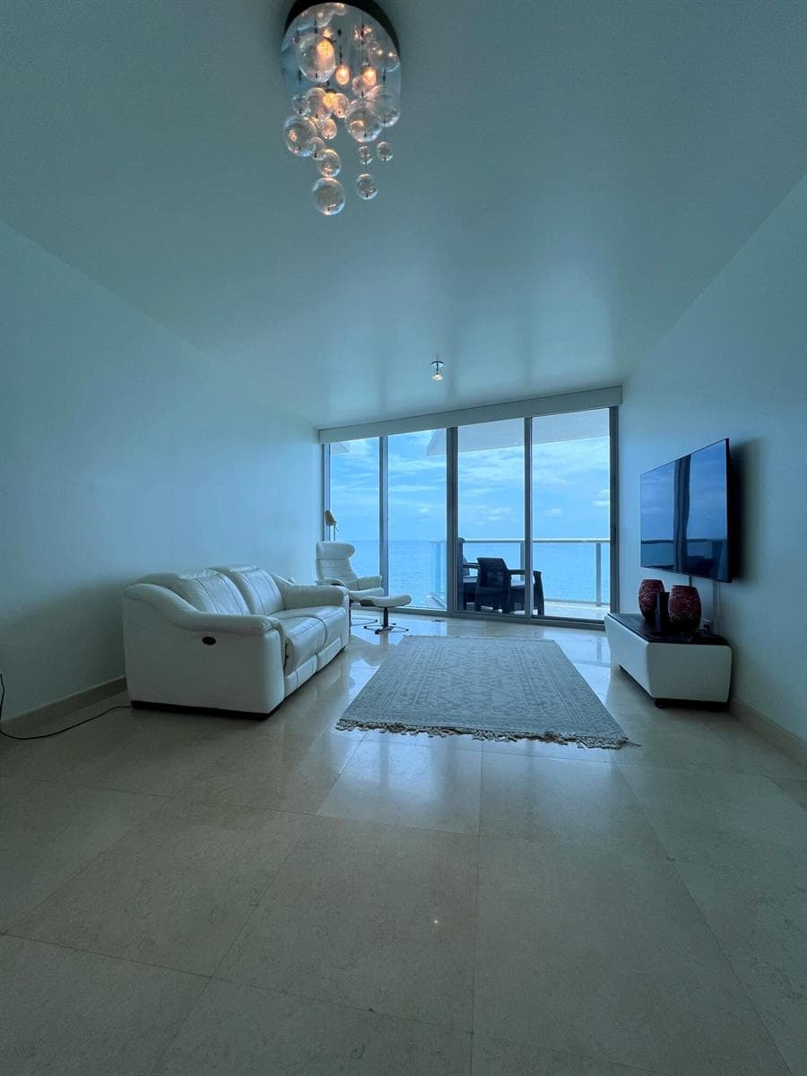 17001 COLLINS Avenue 1806 photo 2