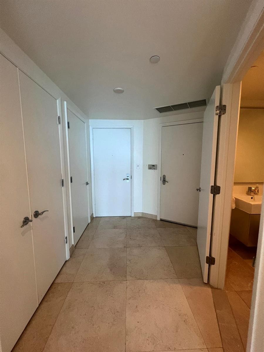 17001 COLLINS Avenue 1806 photo 15