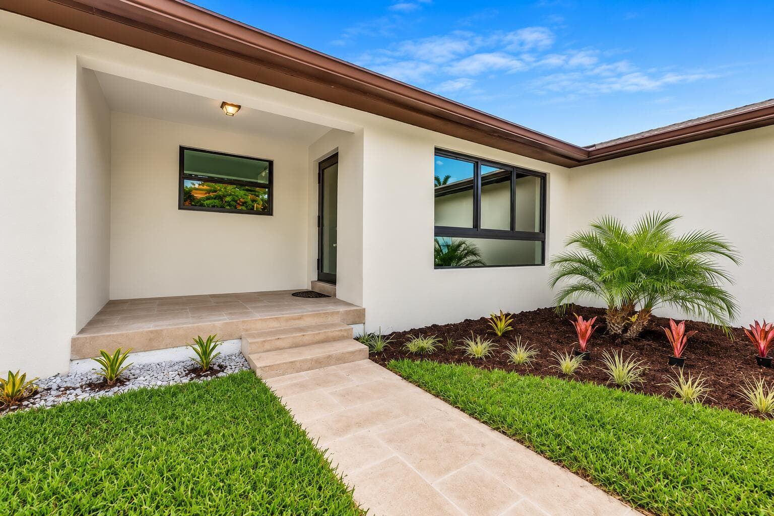 127 Calle Largo Drive photo 2
