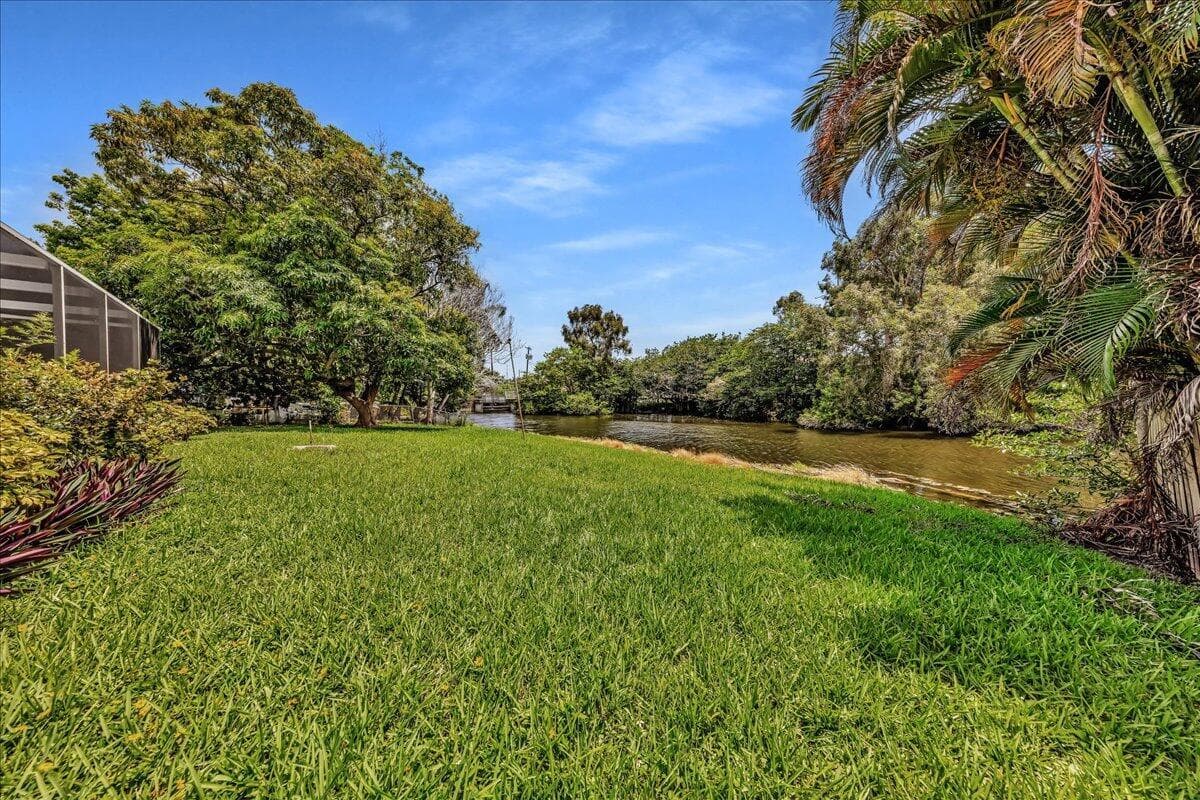 127 Calle Largo Drive photo 16
