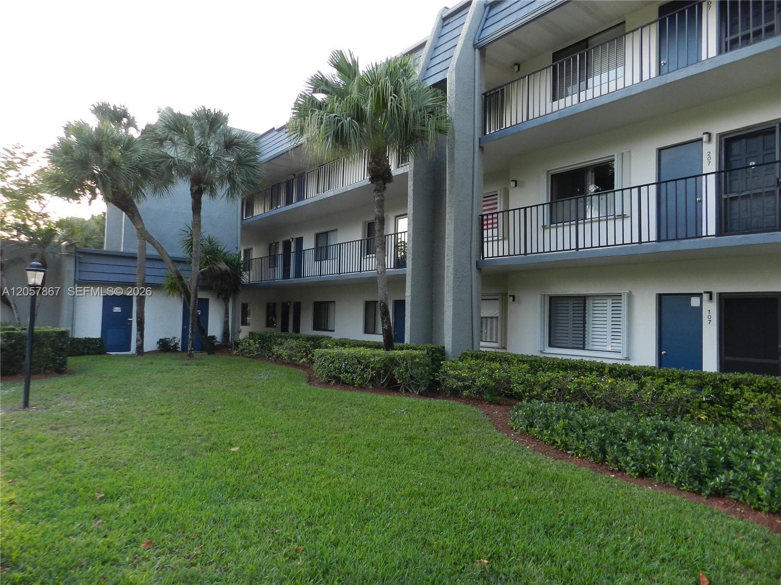 4832 Esedra Ct 208 photo 4