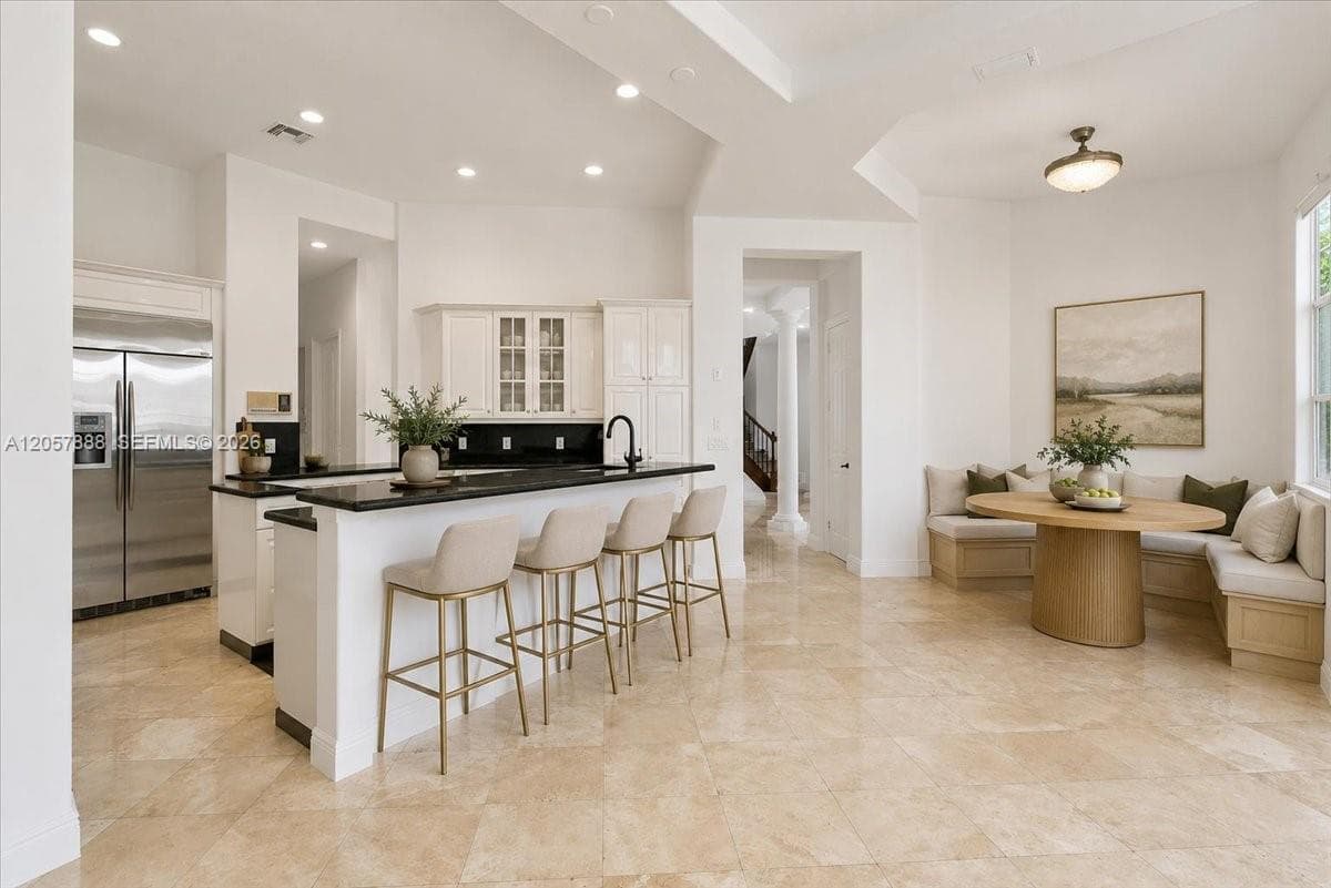 996 Sanibel Dr photo 6