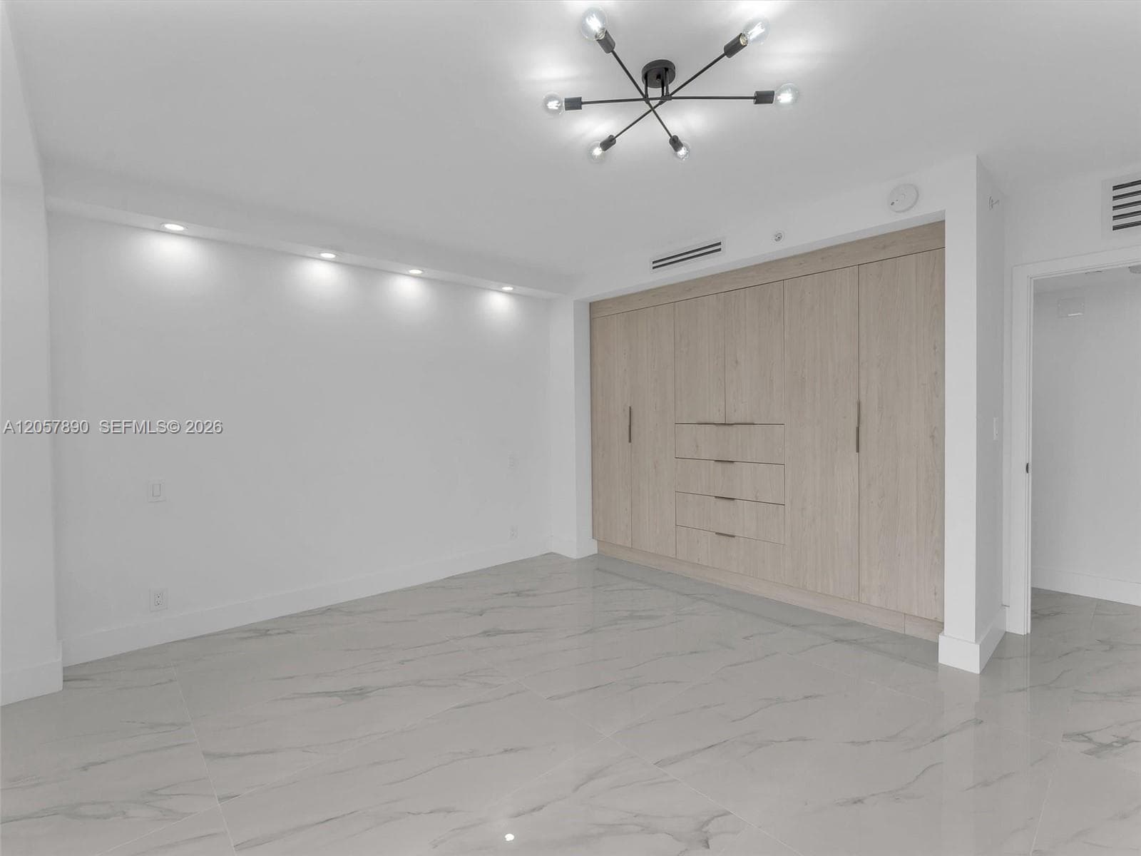 19707 Turnberry Way 21D photo 25