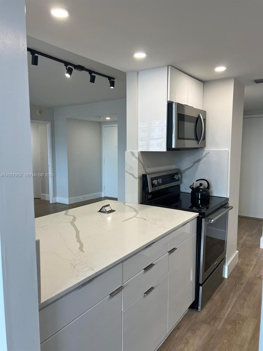 251 174th St 1215 photo 11