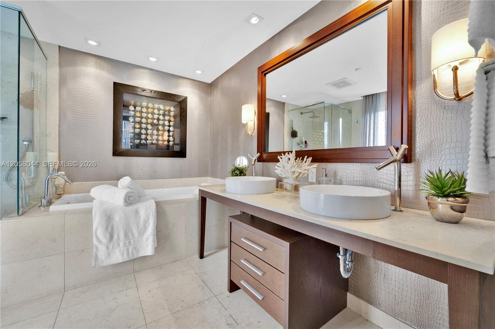 475 Brickell Ave 5013 photo 22
