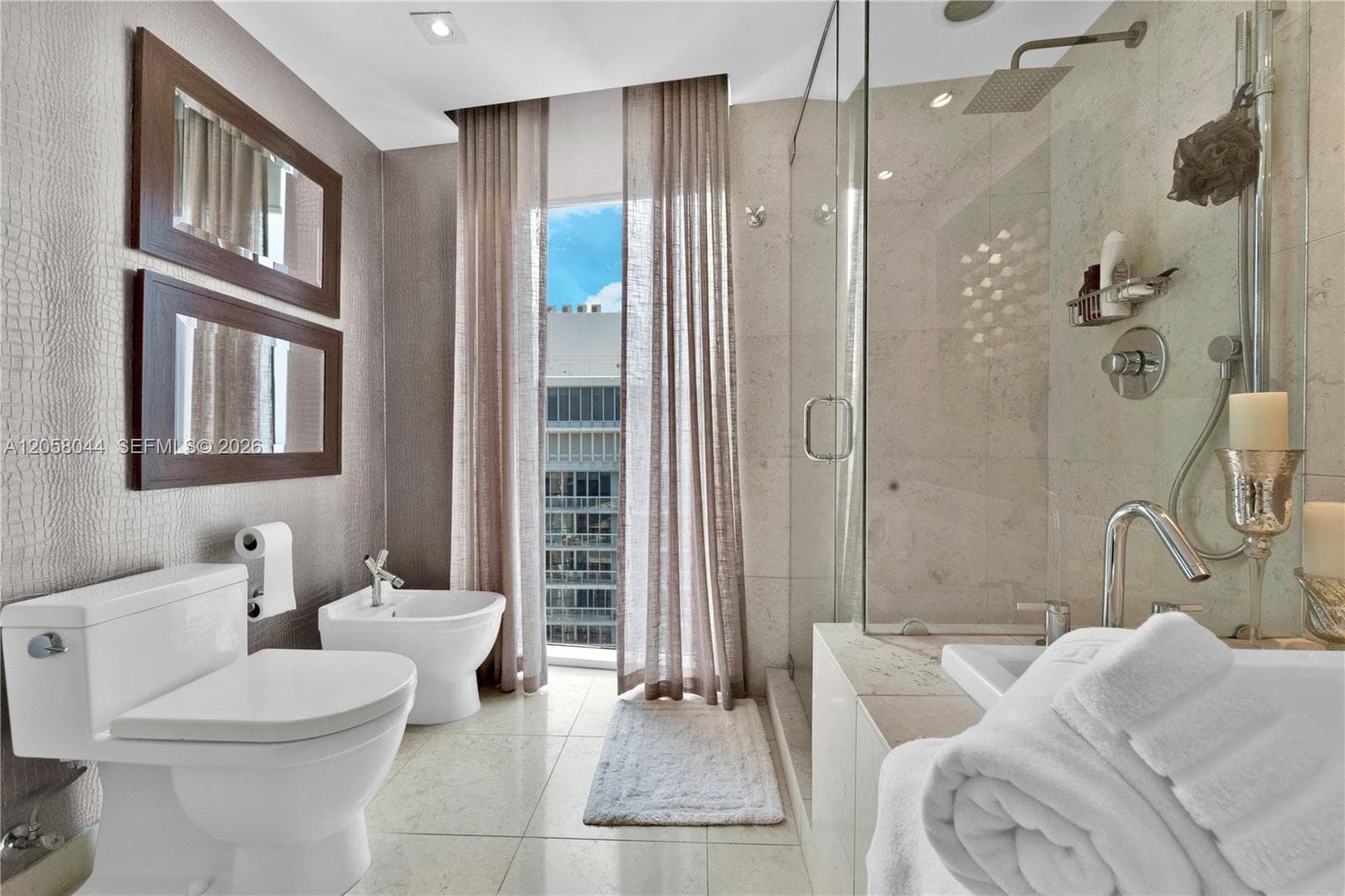 475 Brickell Ave 5013 photo 9