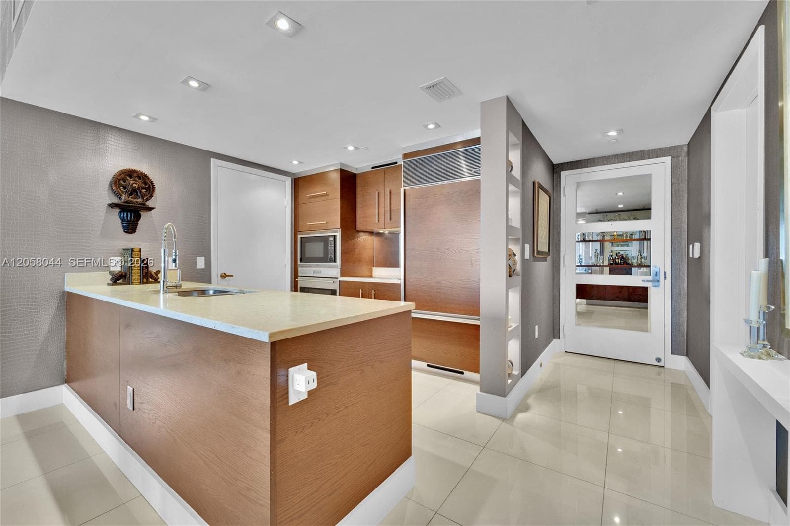 475 Brickell Ave 5013 photo 8