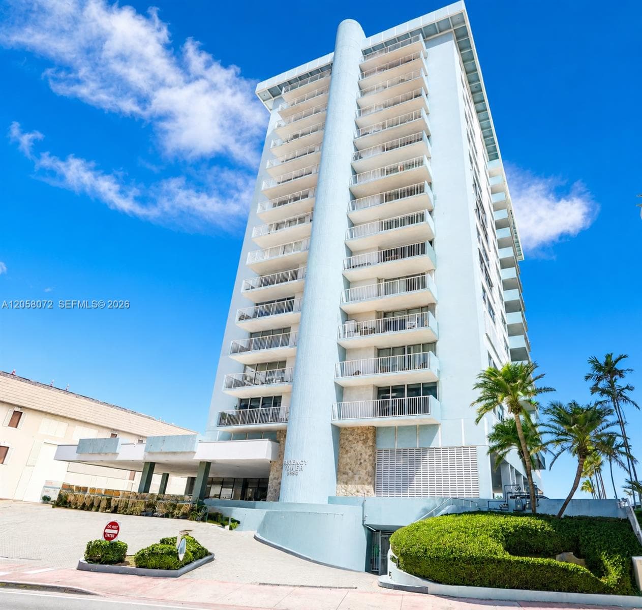 5838 Collins Ave 5G photo 2