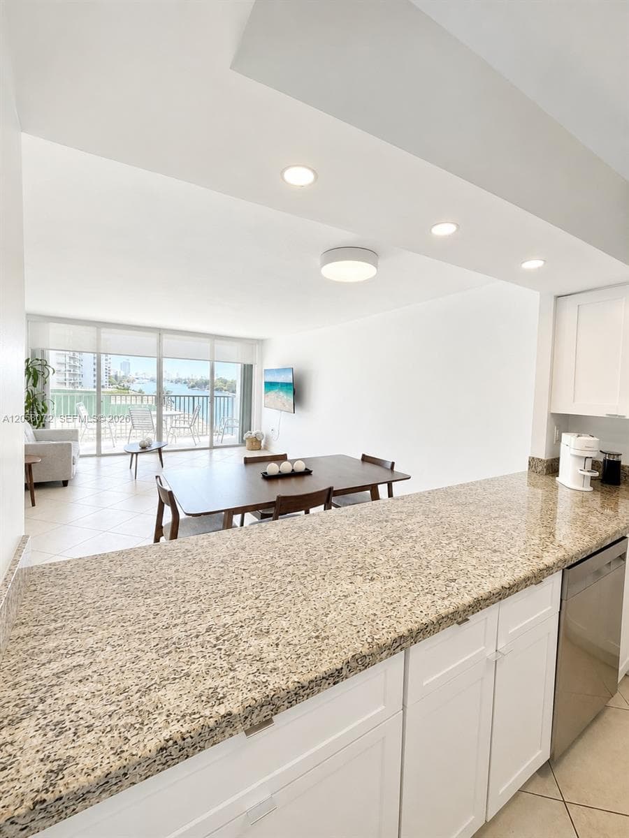 5838 Collins Ave 5G photo 6
