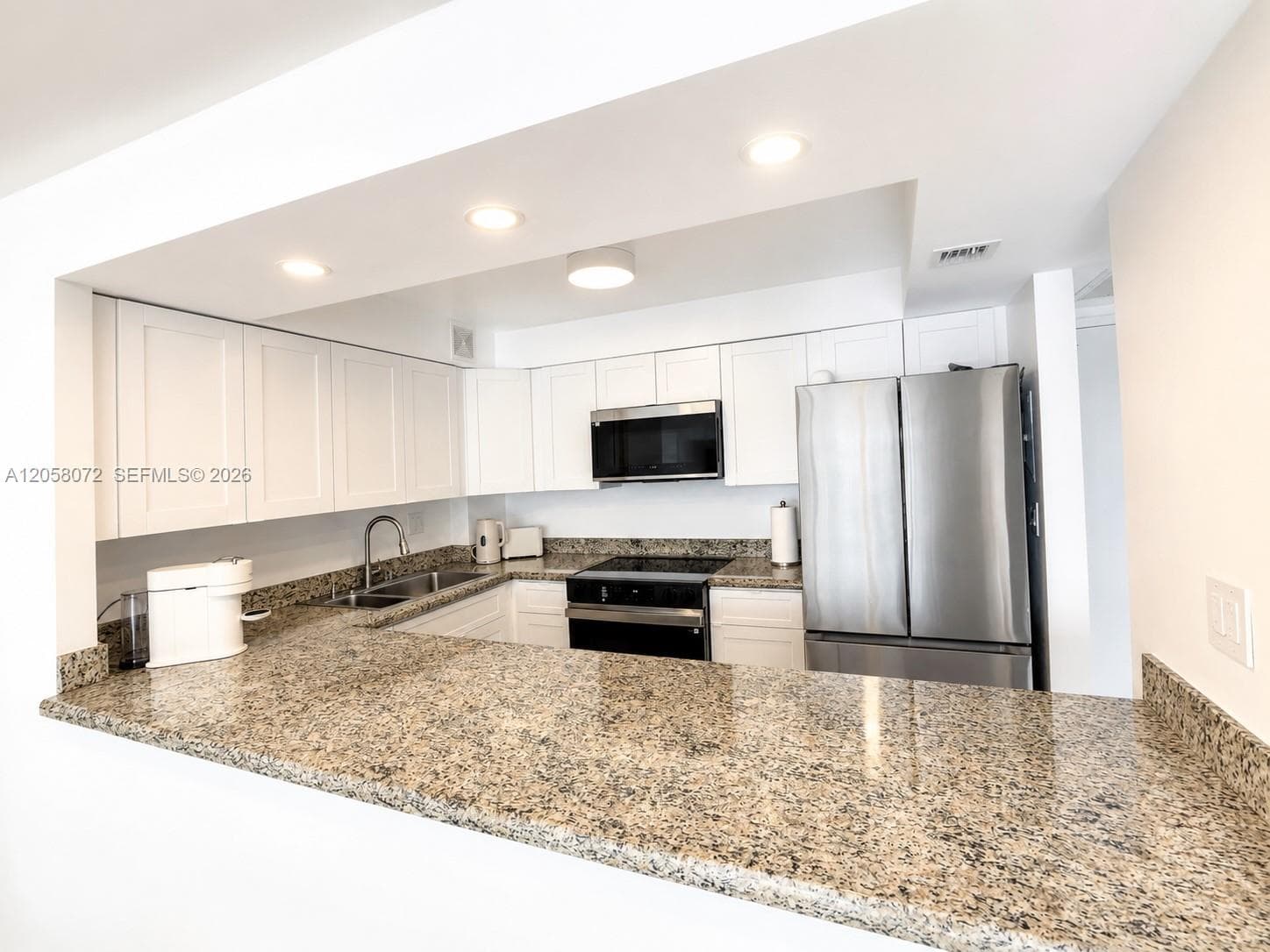 5838 Collins Ave 5G photo 12