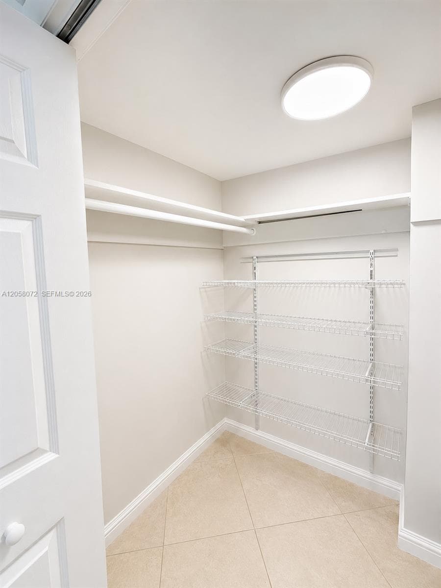5838 Collins Ave 5G photo 22